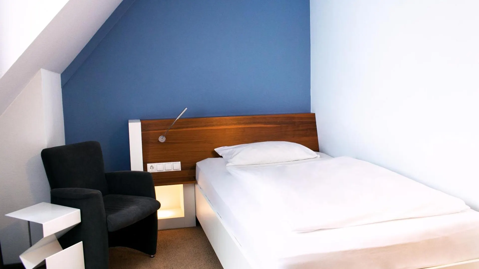 &Repeat Koeln Airport Hotel  Cologne